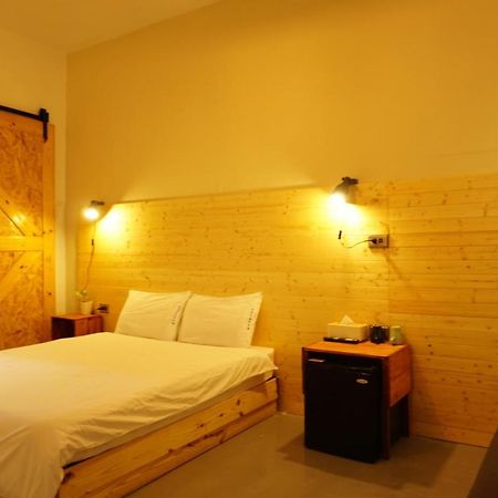 男子漢青年旅店 Manzhou Exteriör bild