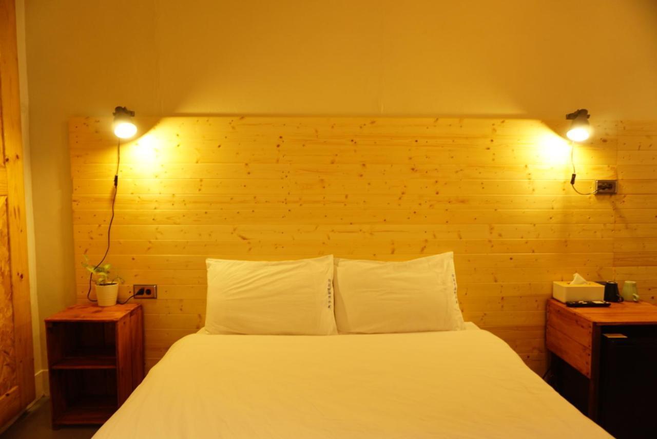 男子漢青年旅店 Manzhou Exteriör bild